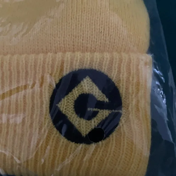 New Minion Set. Cosplay set includes 1 steampunk goggles, 1 yellow beanie hats - Picture 4 of 5